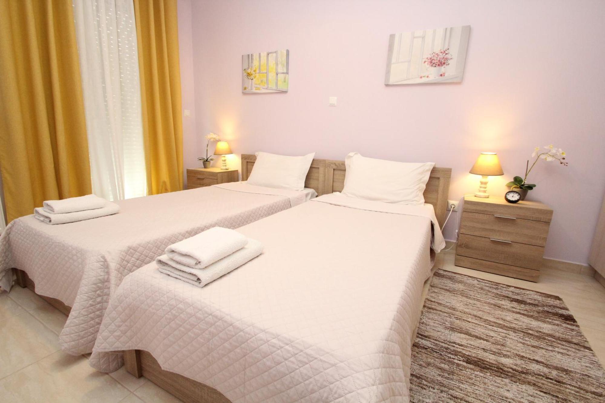 Filoxenia Apartment 아르테미다 외부 사진